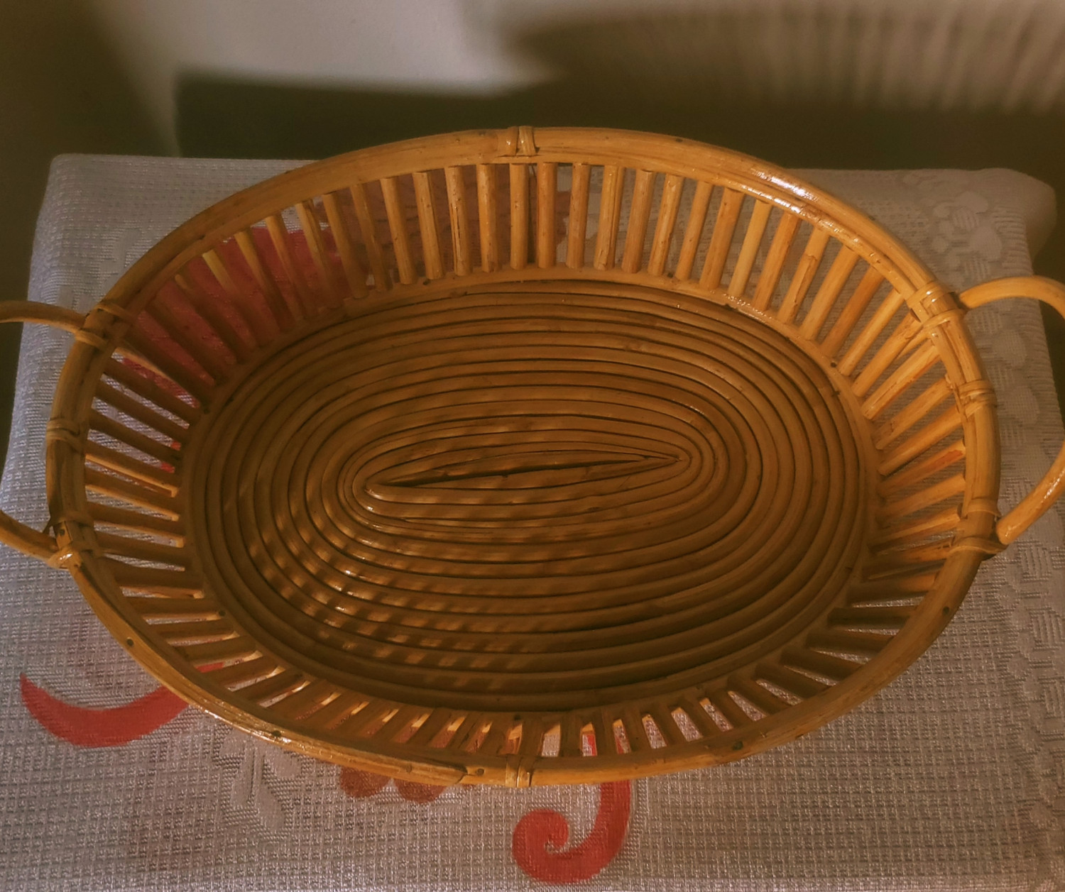 বেতের ওভাল ট্রে