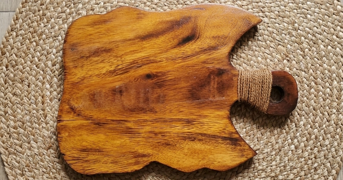 লাইভ এজ চপিং বোর্ড (Live Edge Chopping Board)