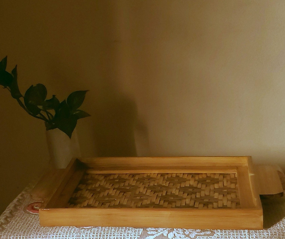 প্রিমিয়াম হ্যান্ডিক্রাফটেড ব্যাম্বু ট্রে (মিডিয়াম)